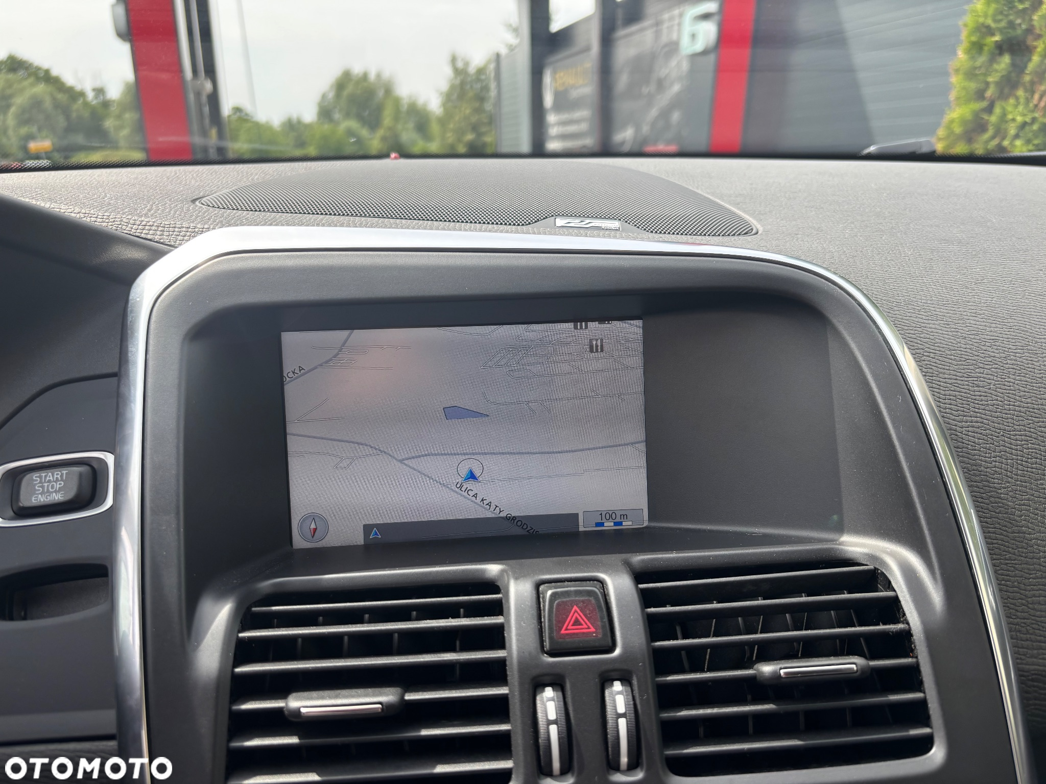 Volvo XC 60 2.4D AWD RDesign - 27