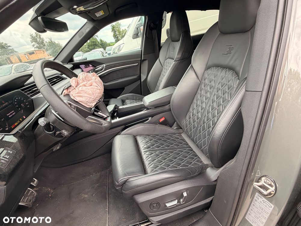 Audi Q8 Sportback e-tron 55 quattro S line - 26