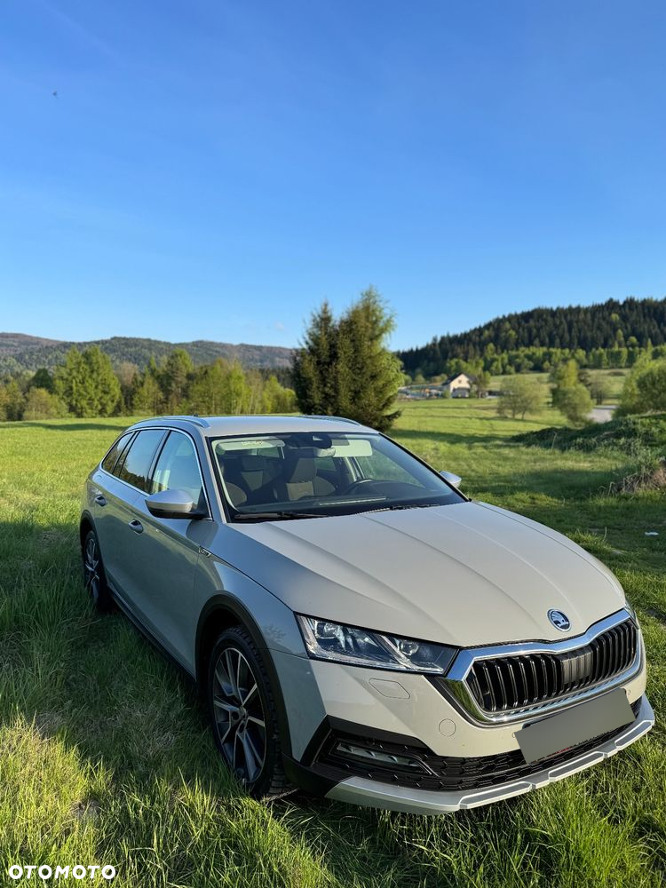 Skoda Octavia Combi 2.0 TDI DSG 4x4 Scout - 12