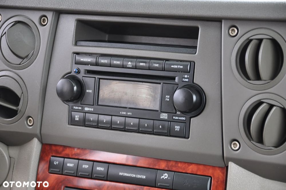 Jeep Commander 4.7 V8 - 30