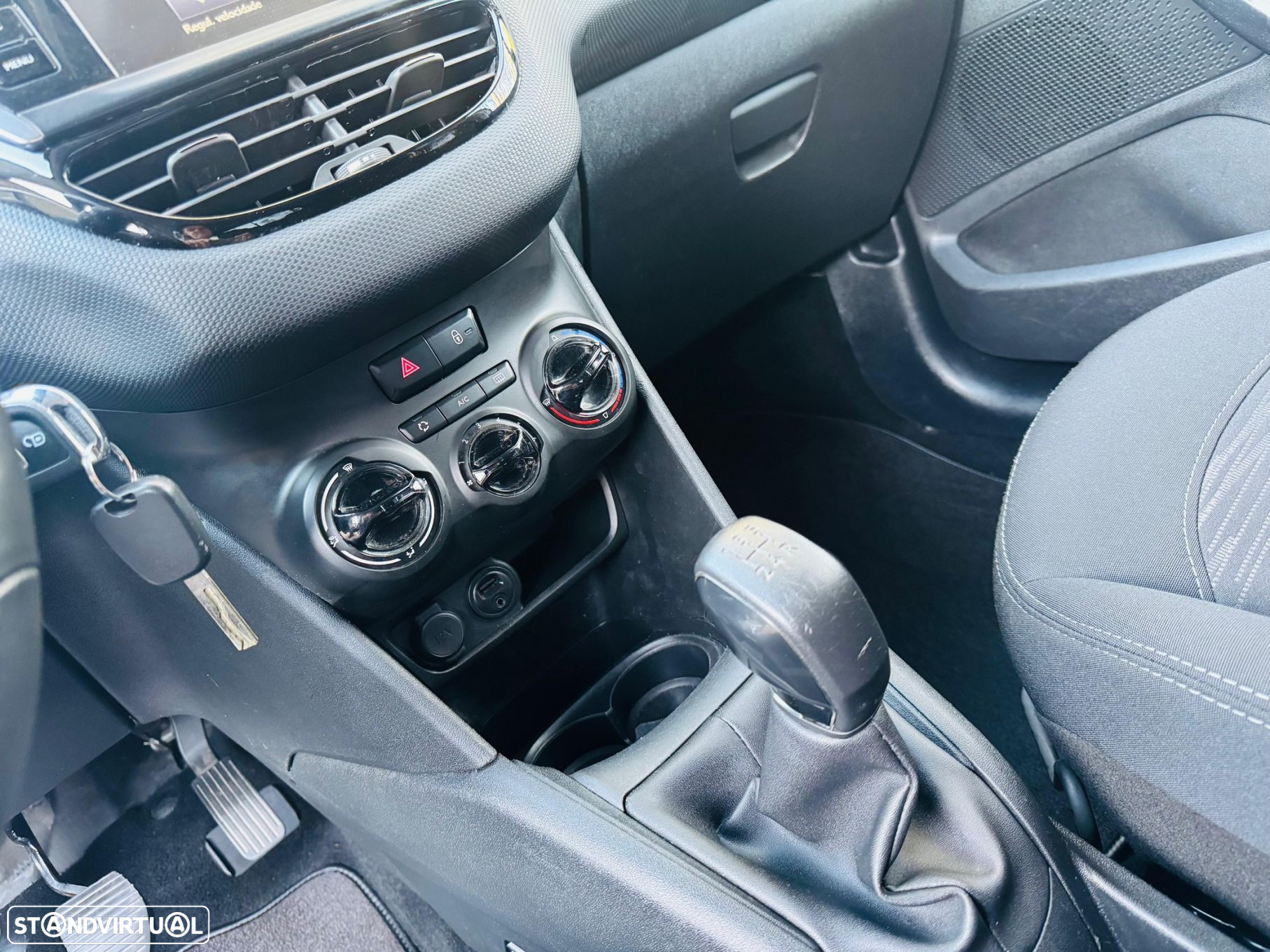 Peugeot 208 1.6 BlueHDi Style - 23