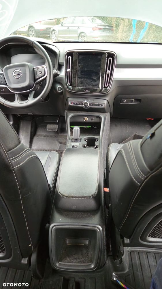 Volvo XC 40 T5 AWD Momentum - 12