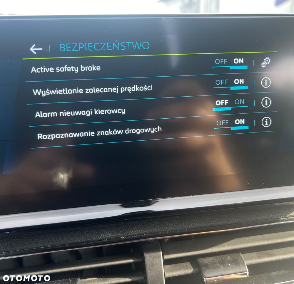 Peugeot 3008 1.6 PureTech Hybrid4 PHEV GT S&S EAT8 - 29