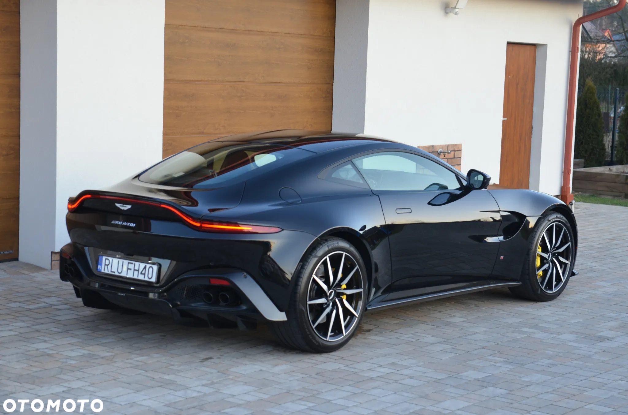 Aston Martin V8 Vantage Standard - 21