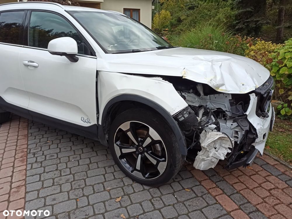 Volvo XC 40 B4 B AWD Geartronic RDesign - 2