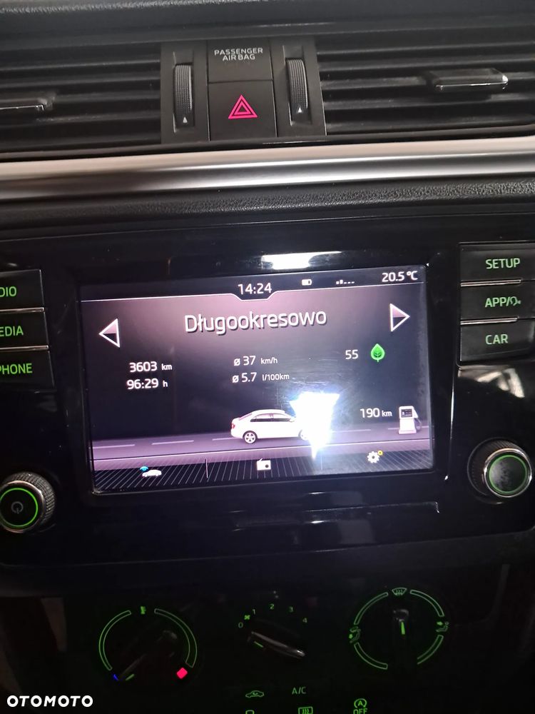Skoda RAPID 1.0 TSI Ambition - 17