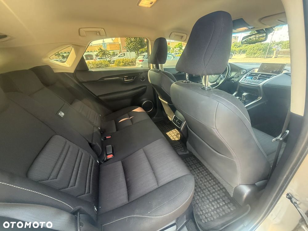 Lexus NX 300h Elegance 2WD - 10