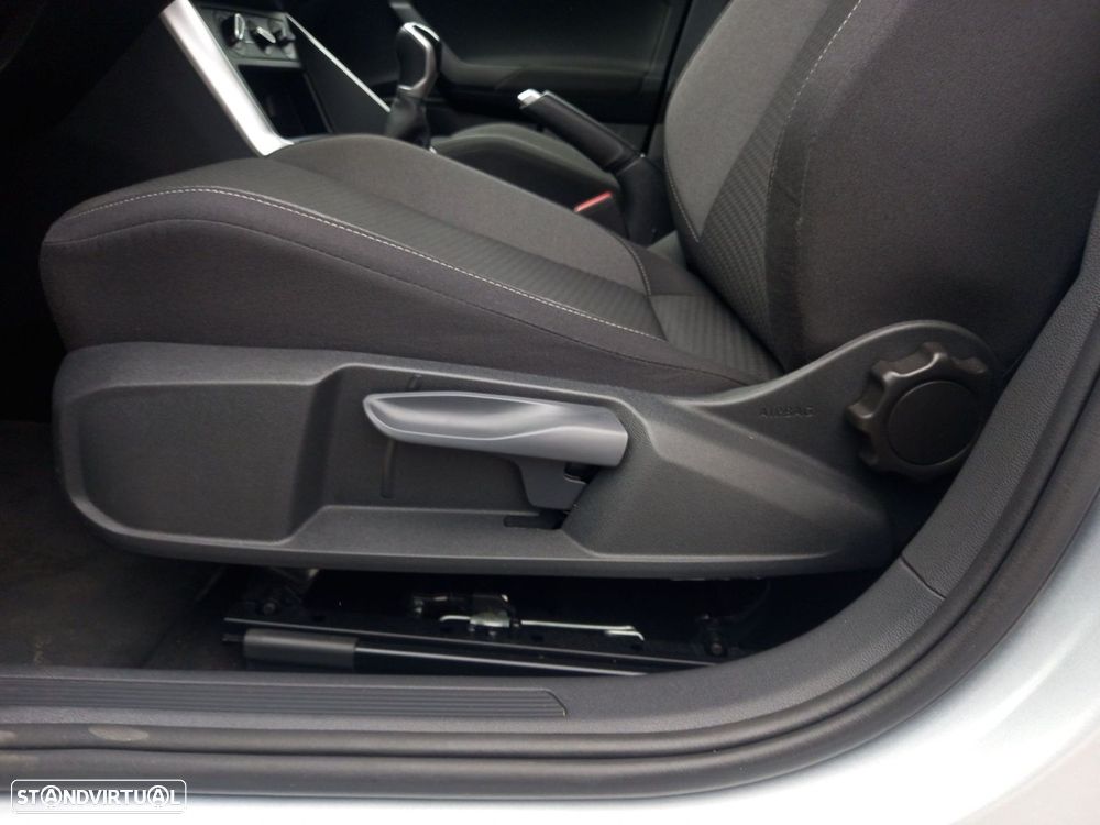 VW Taigo 1.0 TSI Urban - 14