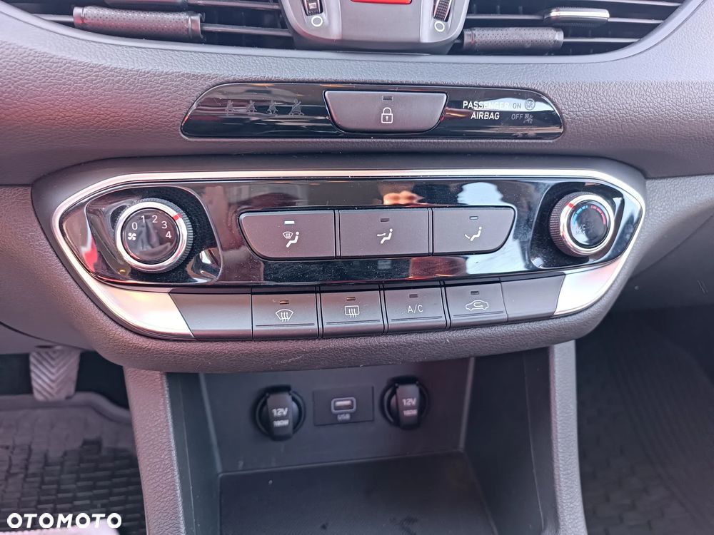 Hyundai i30 - 25