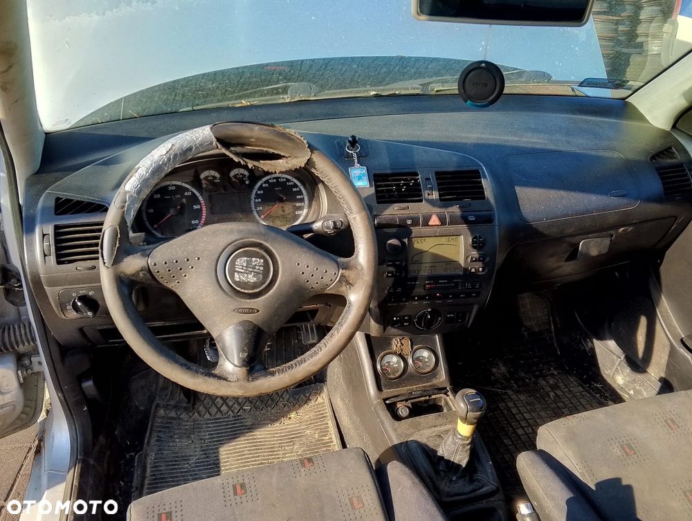 Seat Cordoba I FL (99-02r.) 1.9 TDI 89KM. Silnik AGR Skrzynia EKU lakier L1/LS7N.Cały na części. GWARANCJA !!!  Przód Tył Zestaw Komplet Drzwi Klapa Zderzak Błotnik Maska Grill Atrapa Szyba Pas Lampa Lusterko Boczki Fotel Kanapa Kokpit Deska Rozdzielcza Przełącznik Włącznik Sterownik Przewody Wiązka Instalacja Moduł Komputer Czujnik Listwa Pompa Alternator Wtryski Głowica Rozrusznik Kompresor Sprzęgło Dwumas Silnik Skrzynia ABS Klimatyzacji Paliwa Wspomagania Kolektor Turbina Przepustnica Zawór Chłodnica Koło Hak Belka Sanki Zawieszenie Mcpherson Półoś Amortyzator Wydech Tłumik Zacisk Most - 6