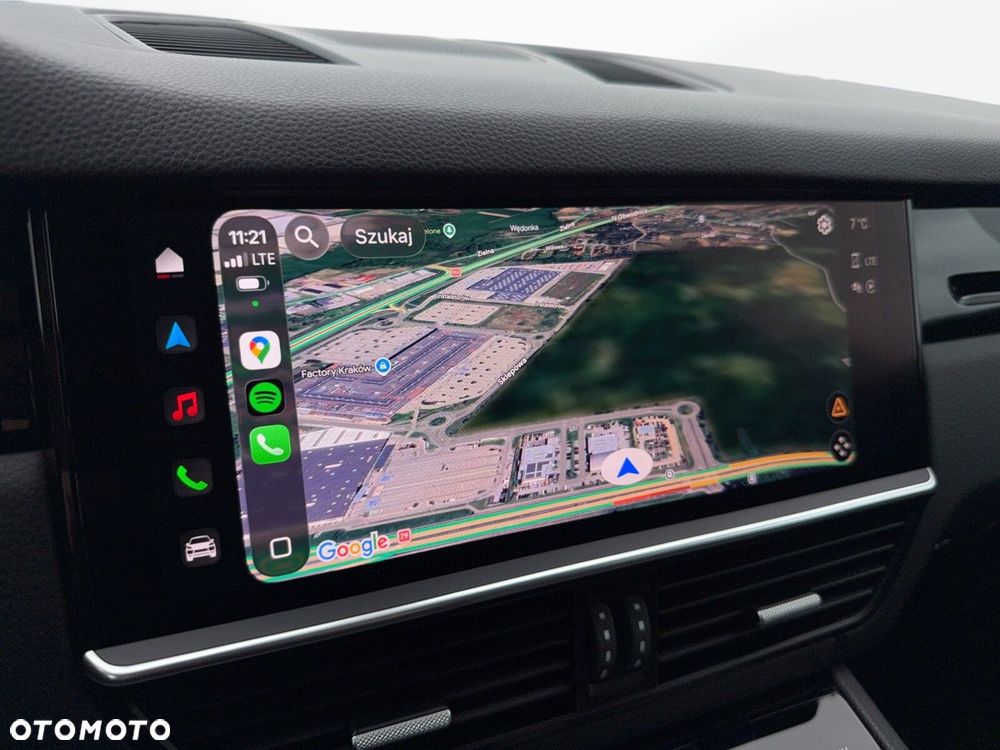 Porsche Cayenne - 21