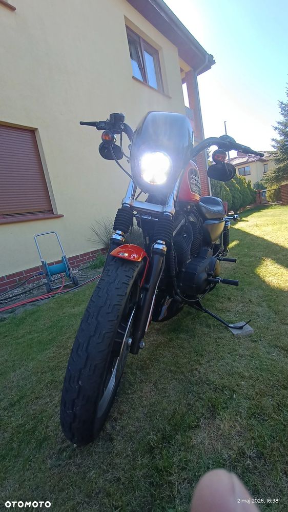 Harley-Davidson Sportster Roadster 883R - 1