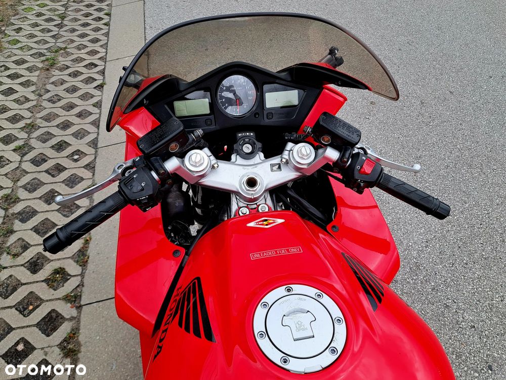 Honda VFR - 10