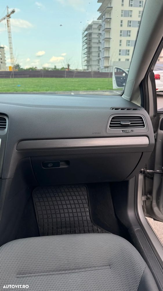 Volkswagen Golf 1.6 TDI BlueMotion Technology DPF Comfortline DSG - 15