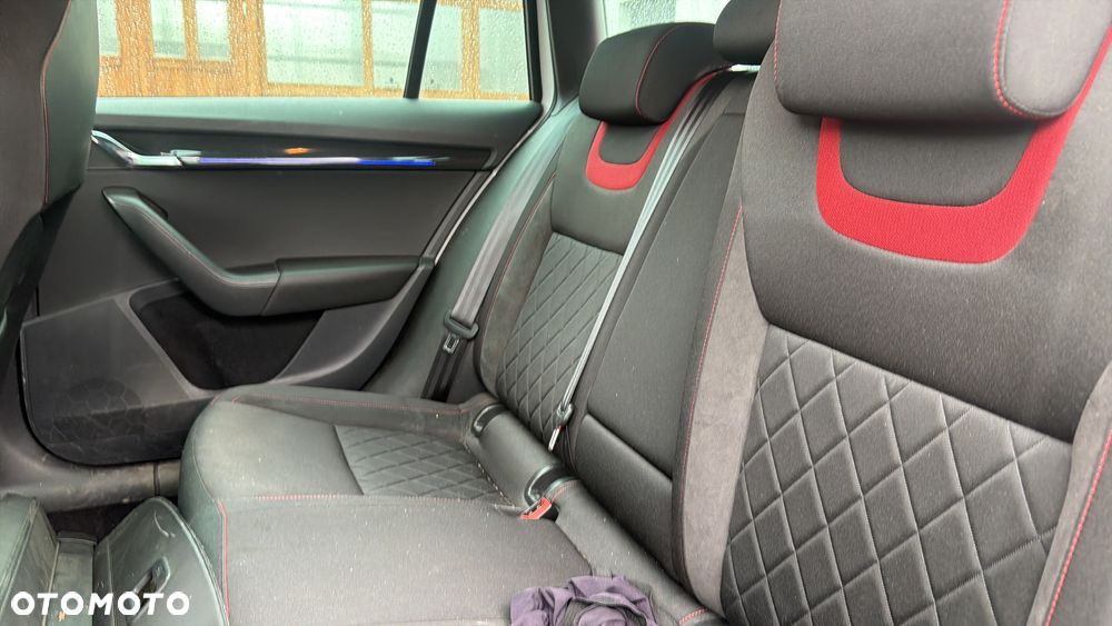 Skoda Octavia 2.0 TDI 4x4 DSG RS - 29