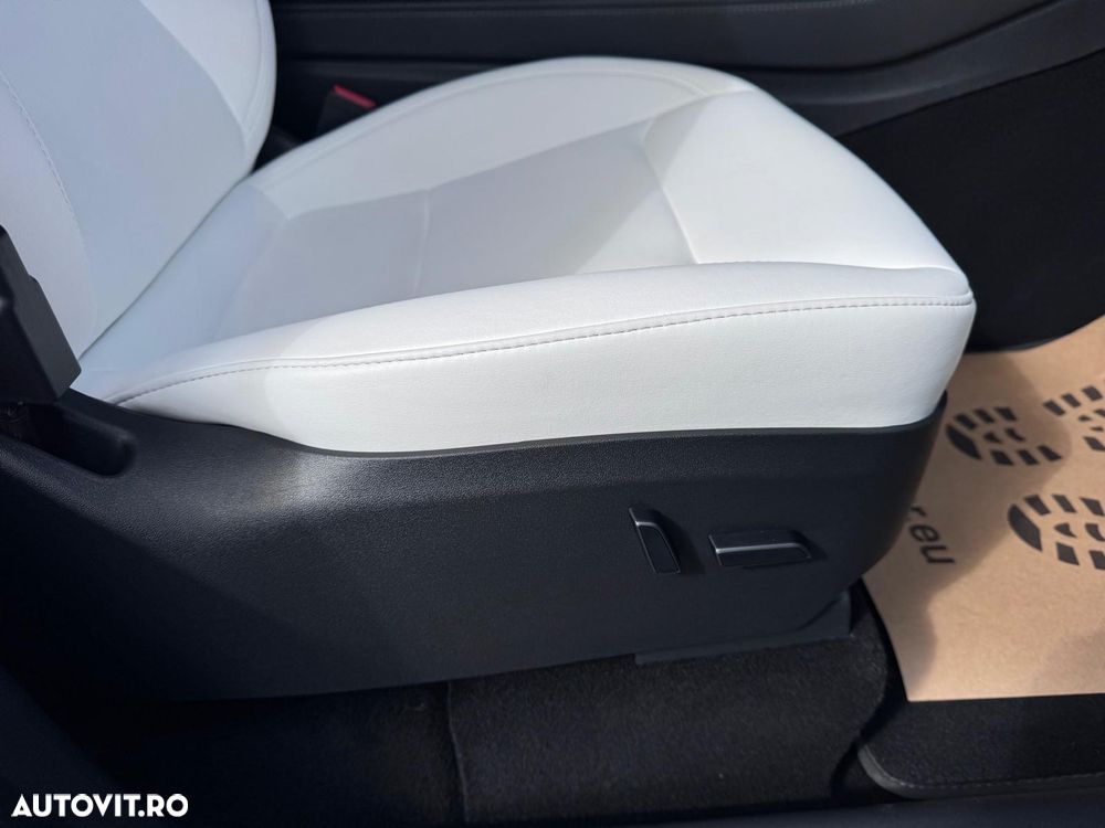 Tesla Model Y AWD Performance - 17