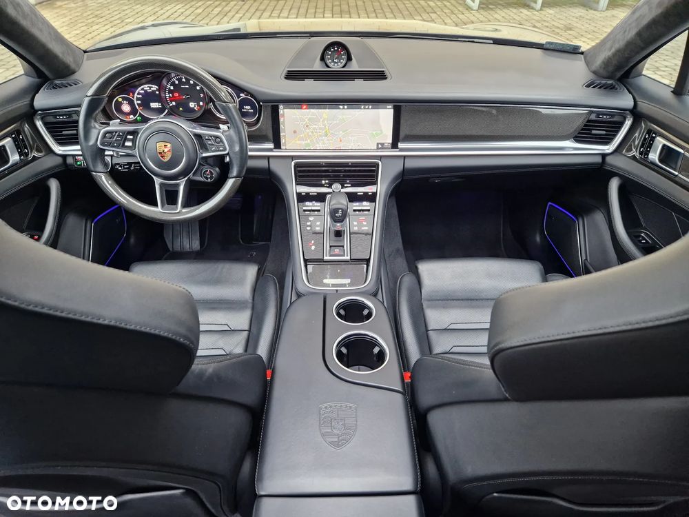 Porsche Panamera 4 - 12