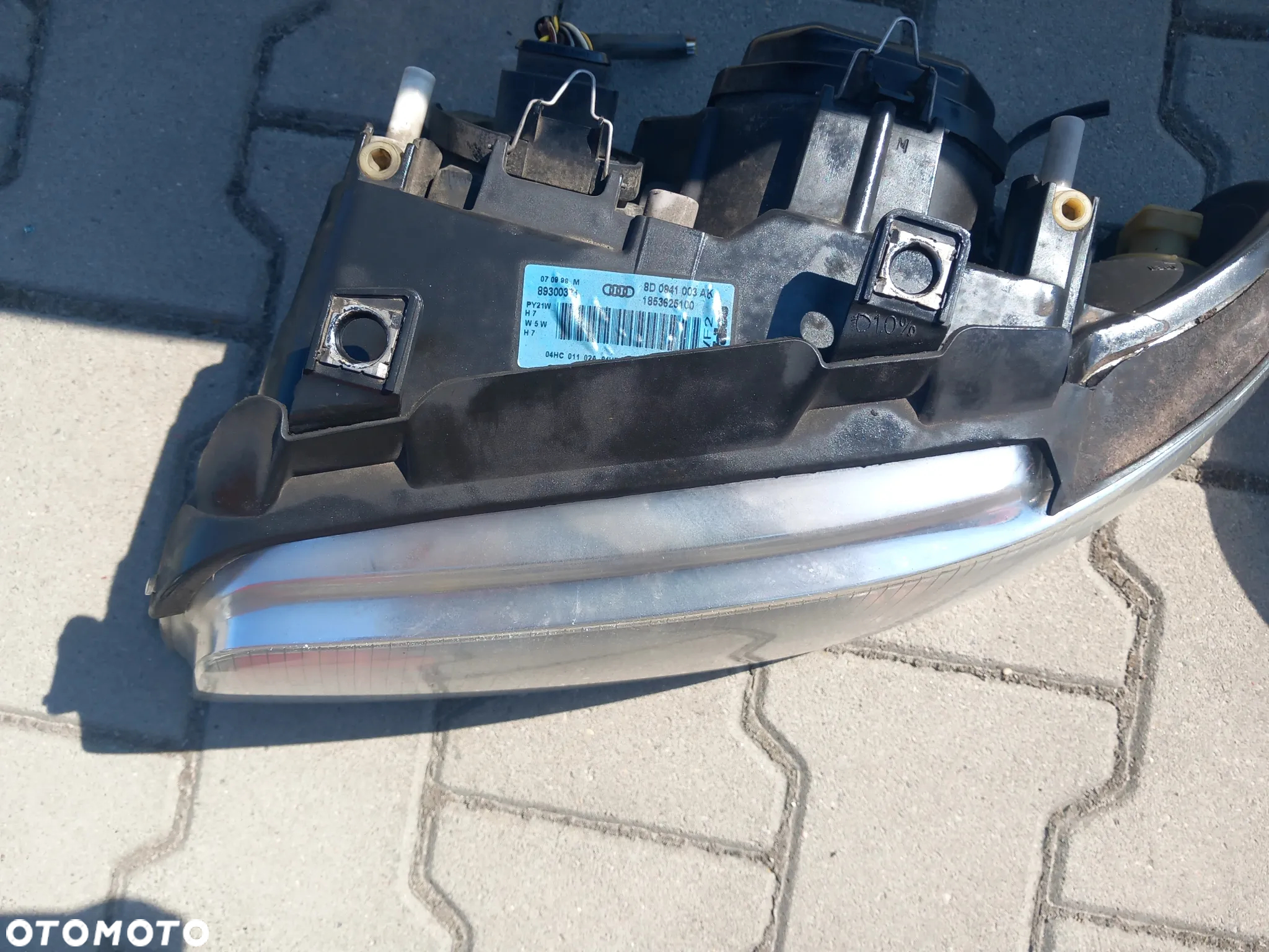 Zderzak przód lampy audi a4 b5 lift LZ3S Europa stan super oryginał czesci Radom - 3