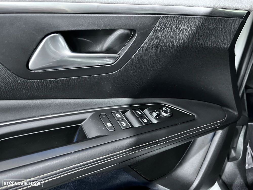 Peugeot 3008 1.6 Hybrid GT Pack e-EAT8 - 11