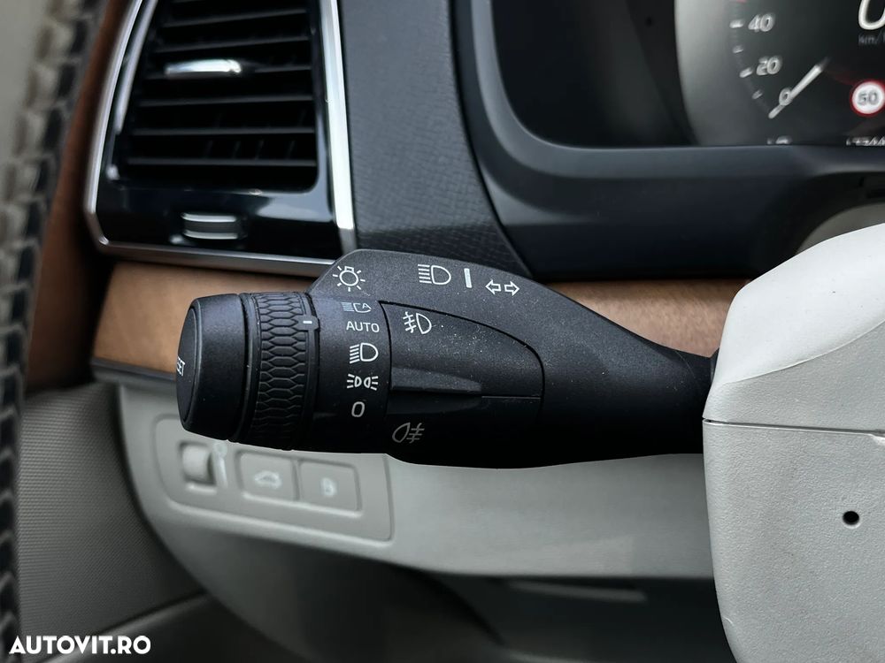 Volvo XC 90 - 21