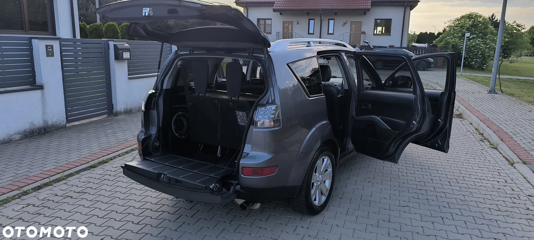 Mitsubishi Outlander 2.4 4WD CVT Intense - 18