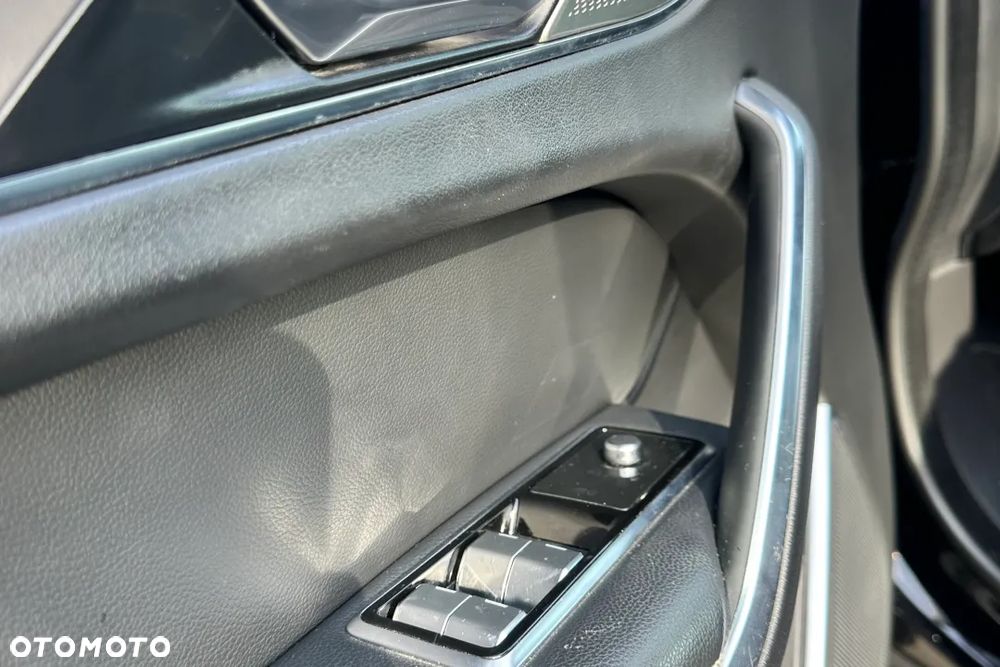 Jaguar F-Pace D200 AWD R-Dynamic S - 36