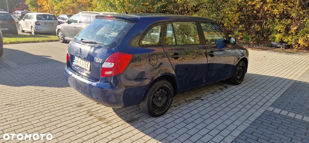 Skoda Fabia 2010 photo 5