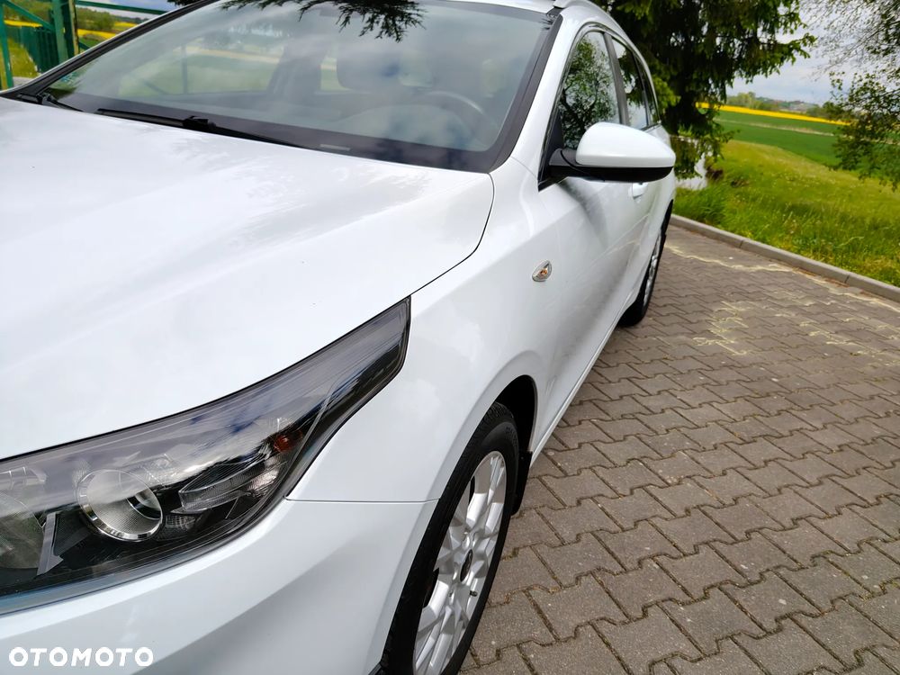 Kia Ceed 1.5 T-GDI Business Line - 11