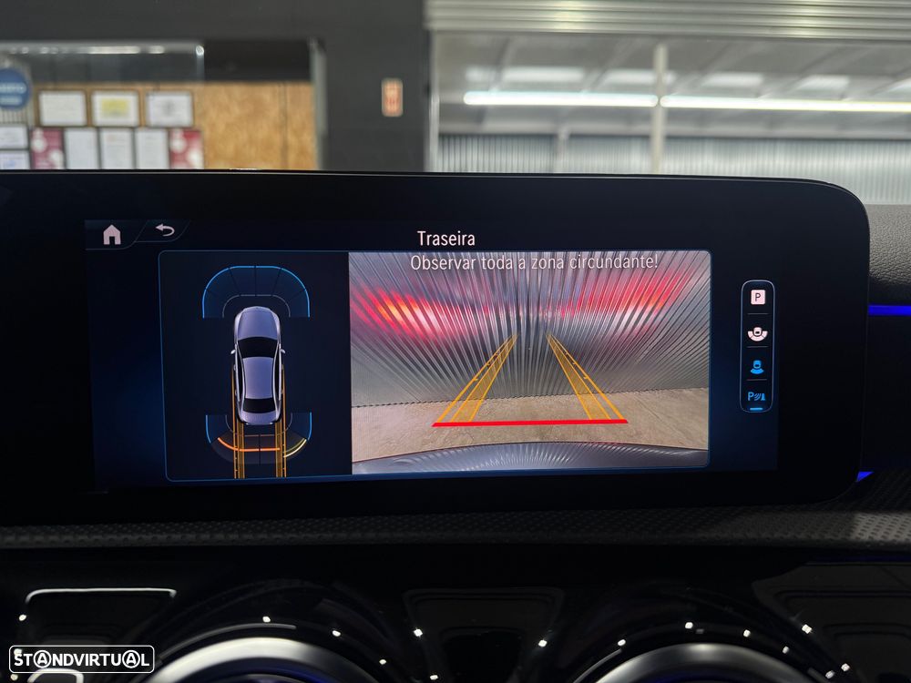 Mercedes-Benz A 250 Limousine e 8G-DCT AMG Line - 11