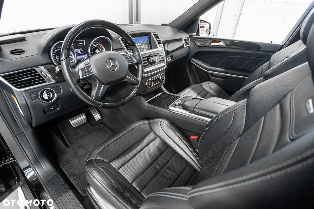 Mercedes-Benz GL - 23