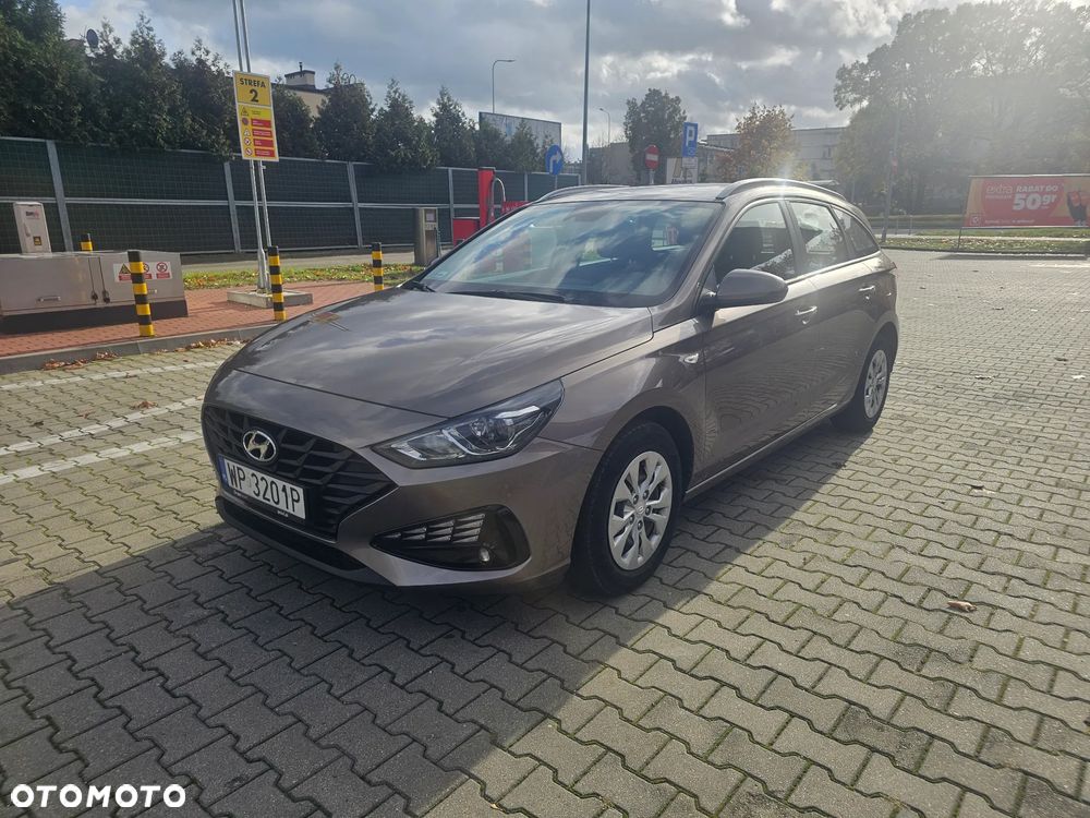 Hyundai i30 1.5 DPI Classic + - 13