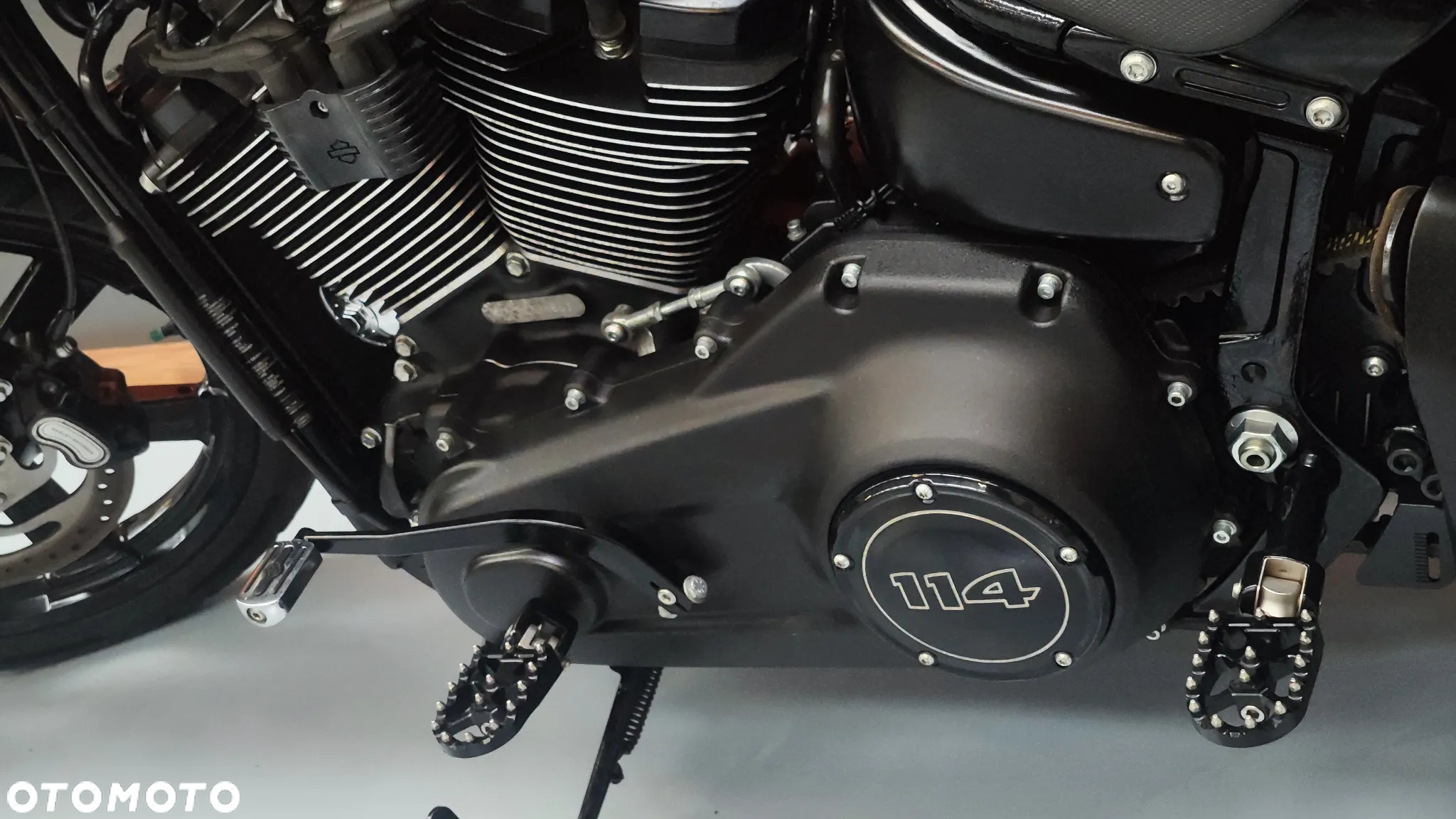 Harley-Davidson Softail Street Bob - 26
