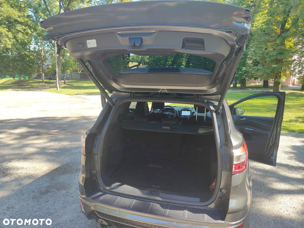 Ford Kuga 1.5 EcoBoost 2x4 ST-Line - 24