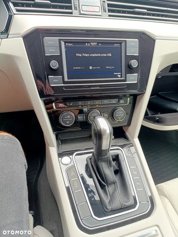 Volkswagen Passat 2.0 TDI 4Mot Elegance DSG - 22