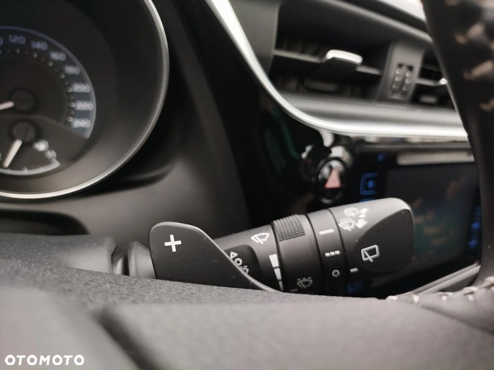 Toyota Auris 1.6 Premium MS - 21