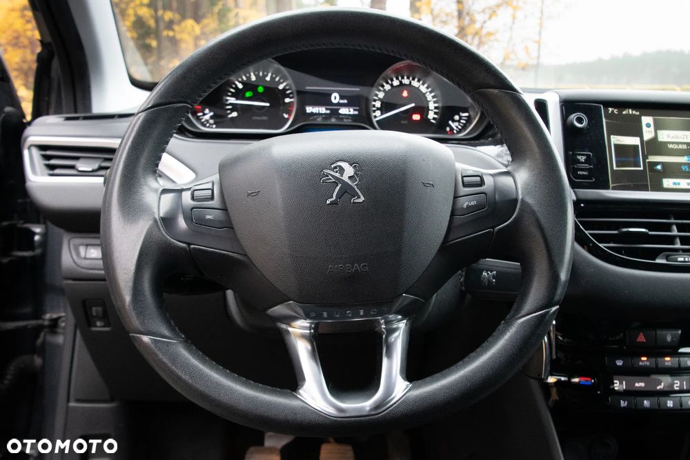 Peugeot 208 1.2 VTi Allure - 15