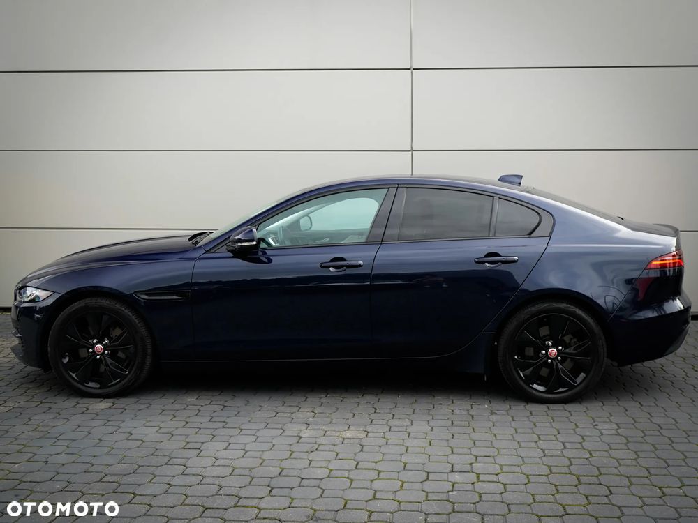 Jaguar XE D200 AWD S - 3