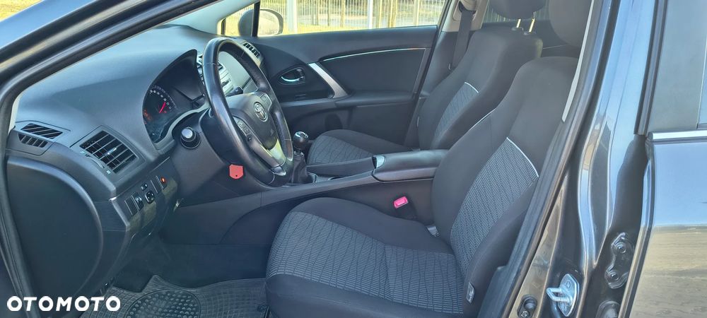 Toyota Avensis 1.8 Active - 8