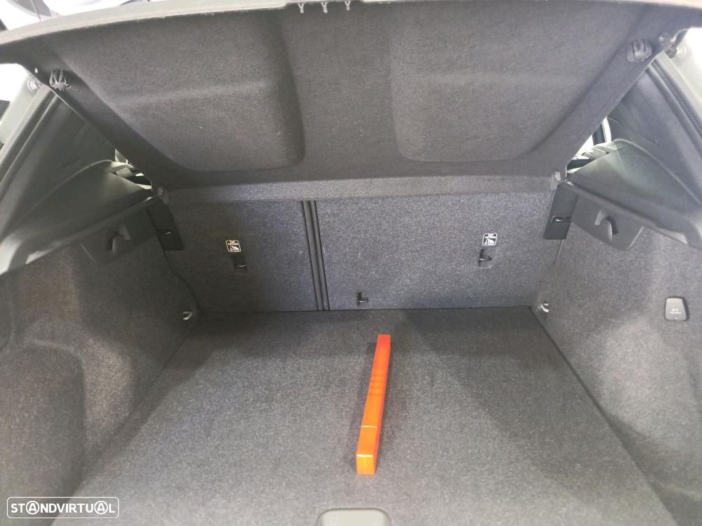 Volvo XC 40 1.5 T4 PHEV Essential - 12