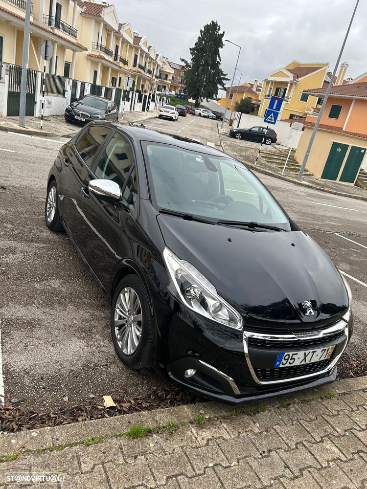 Peugeot 208 1.5 BlueHDi Signature - 1