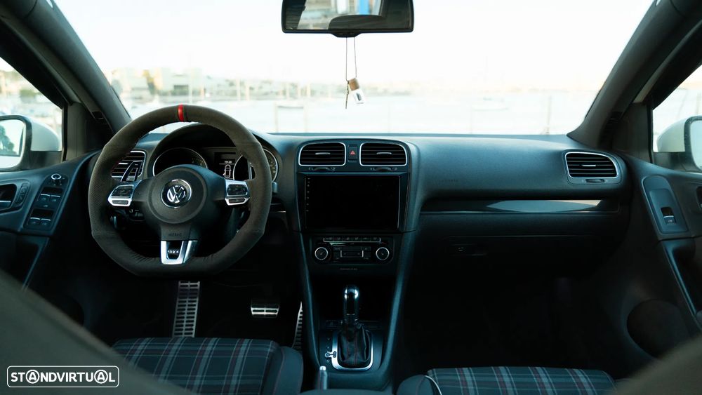 VW Golf 2.0 GTI DSG - 5