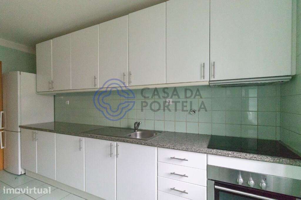 Andar - Moradia T3 , em São joao de Vêr , com Garagem fechada . - Grande imagem: 3/19