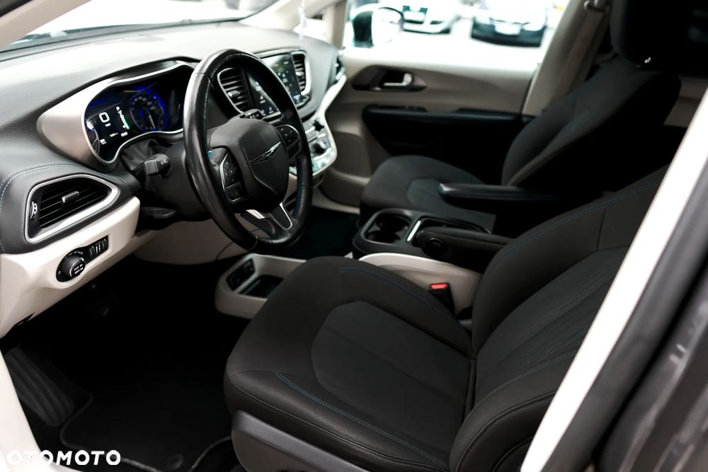 Chrysler Pacifica - 18