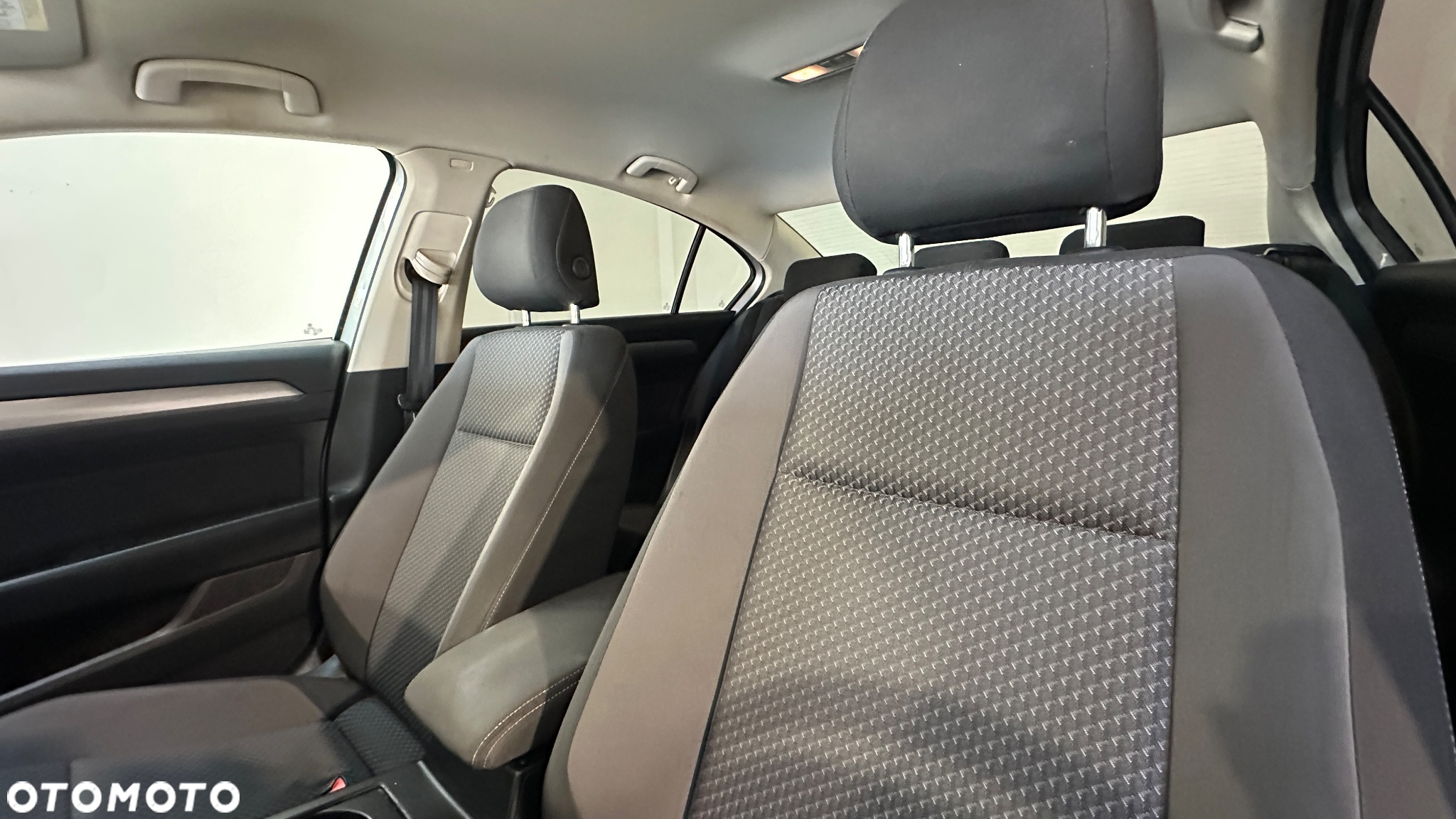 Volkswagen Passat 1.4 TSI BMT ACT Comfortline - 22