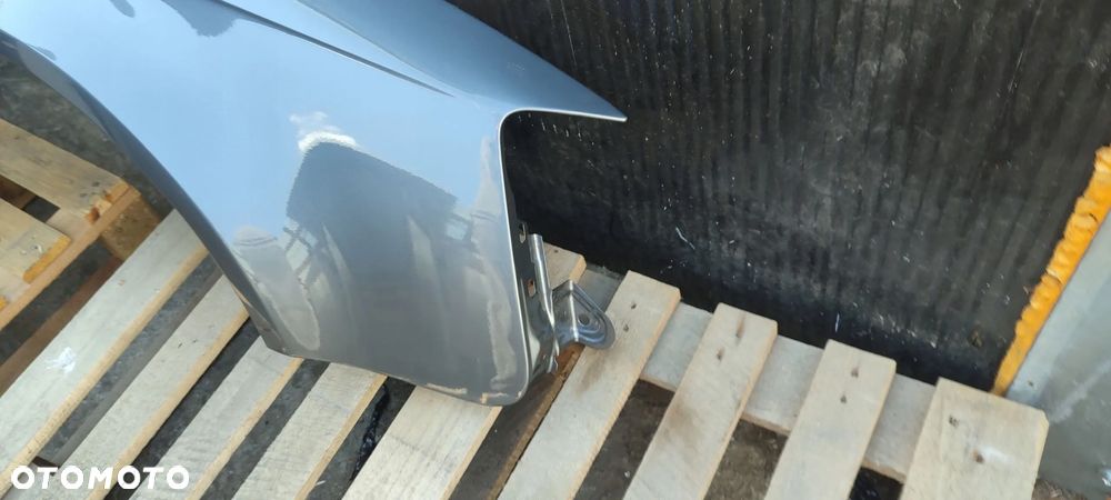 błotnik prawy przód seat exeo 3r 10.08- 08.13r oryginał LS3Y LX7R LB9A LW5U LW5P LW5B LW7Y LS3Z LS3H LS1U LC9Z LZ9Y LW5R LW5T LW5S LS8R LS8S LW6W LW6X LR7X LW7Z LW7X LS3Q LS3X LS3Q LX7W LS7Y LB9A LS9R LW7X LW6W LW5S LW5T LS3H LS3Y LS8S LW5P LW5U LZ9Y LW7Z - 8