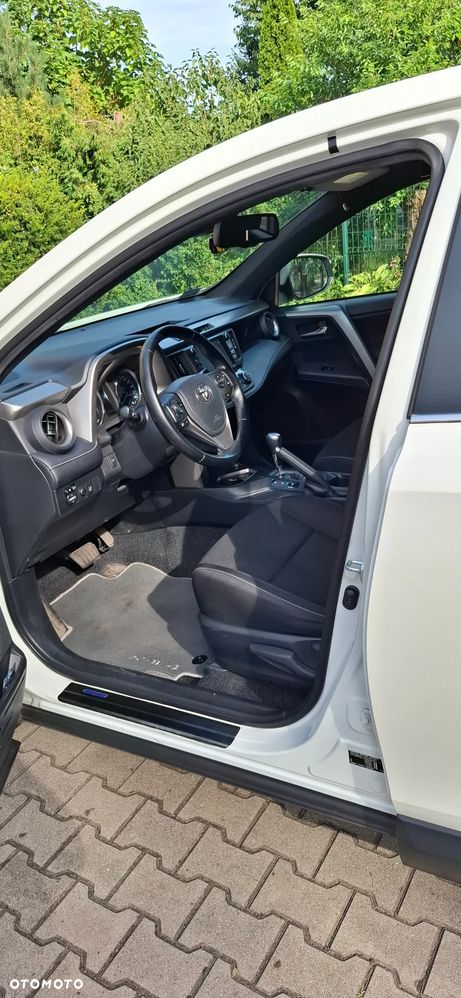 Toyota RAV4 - 7