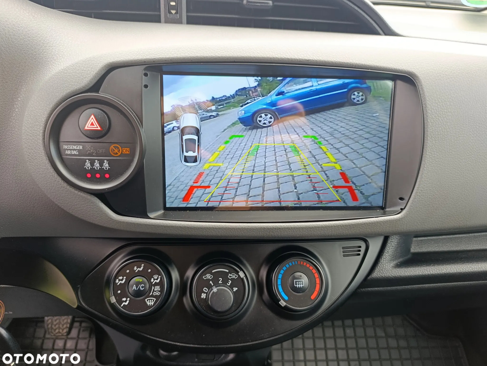 Toyota Yaris 1.0 Premium - 21