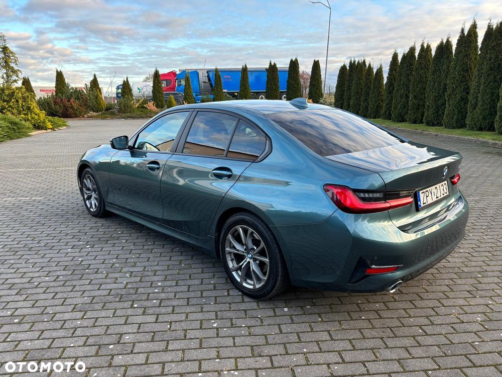 BMW Seria 3 320d mHEV - 4
