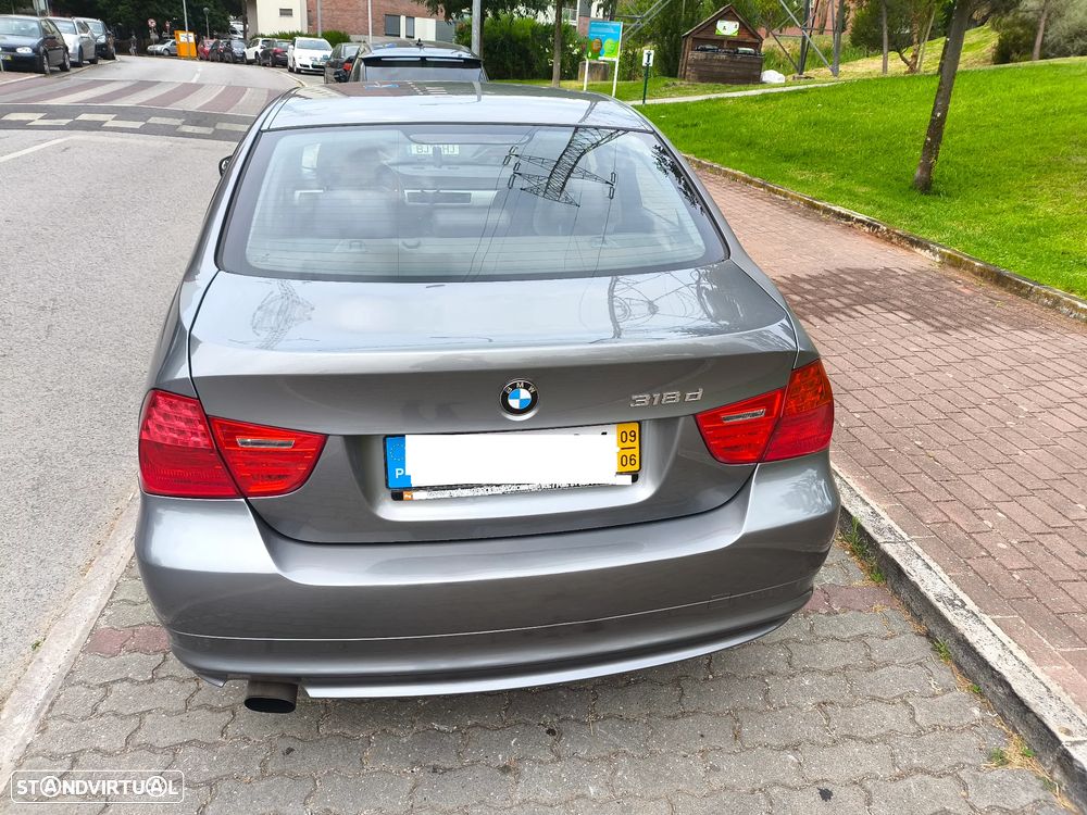 BMW 318 d LifeStyle - 4