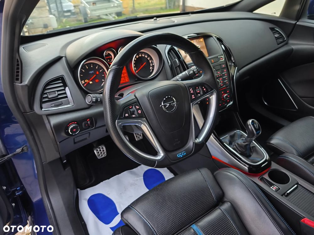 Opel Astra IV GTC OPC - 23
